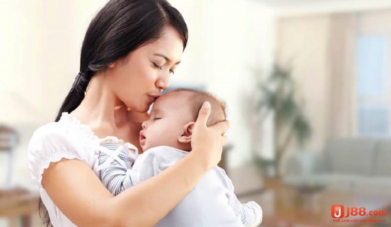 Mơ thấy người khác sinh con giúp tiên đoán tương lai 