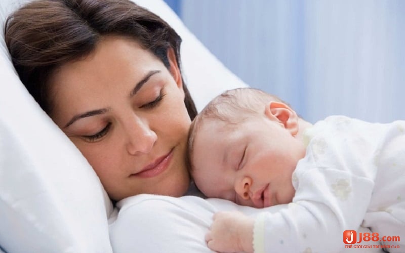 Mơ thấy người khác sinh con chứa đựng phía sau ý nghĩa đặc biệt 